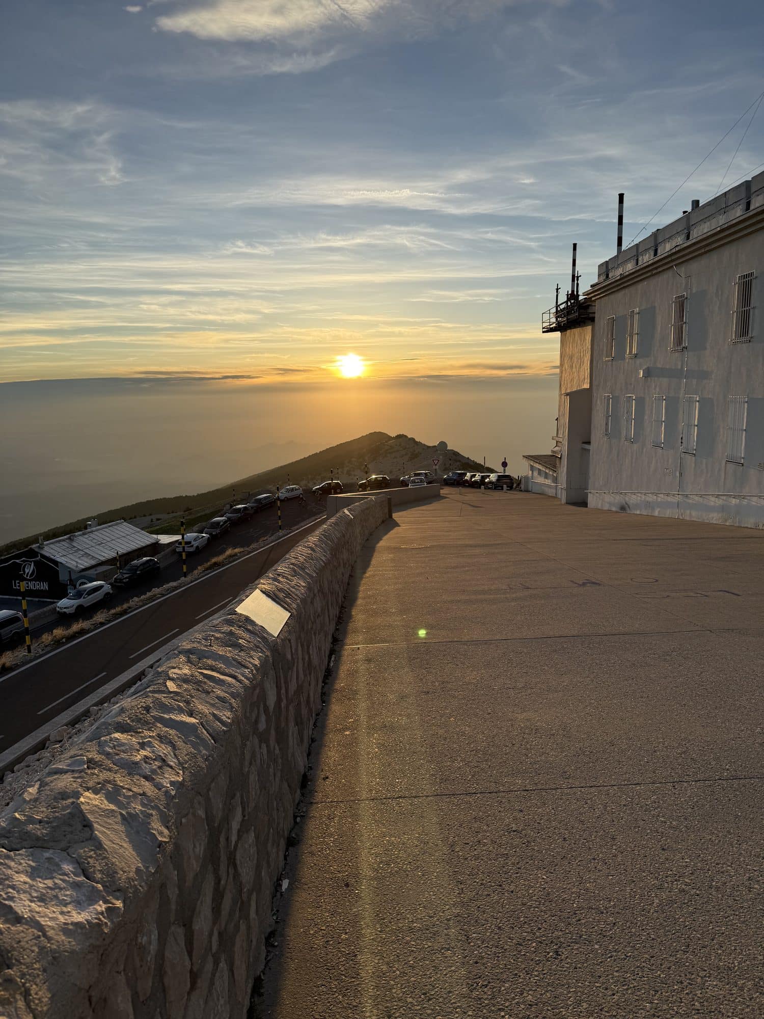 Coucher de soleil au sommet du mont Ventoux (1)