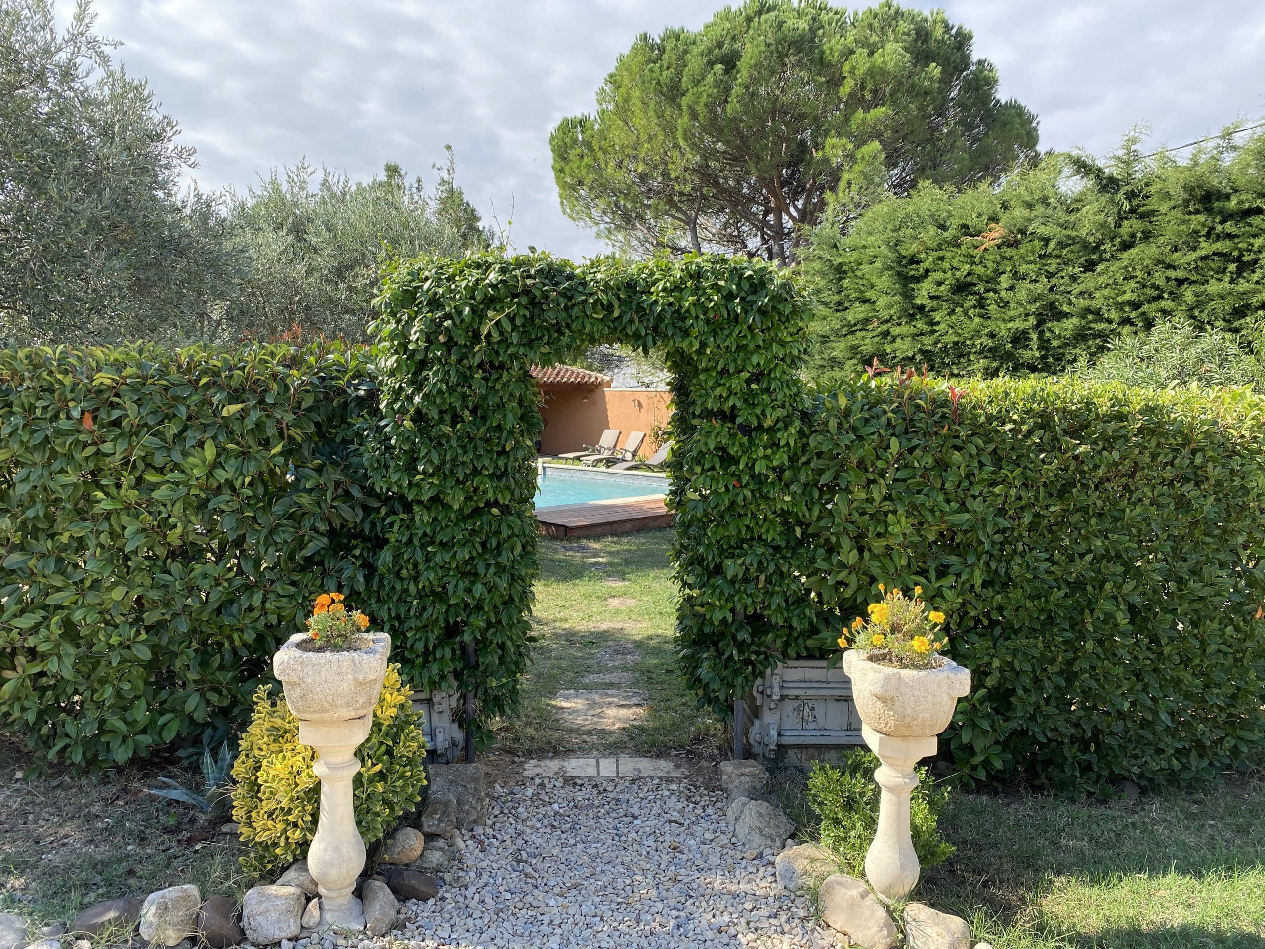 Piscine et jardin